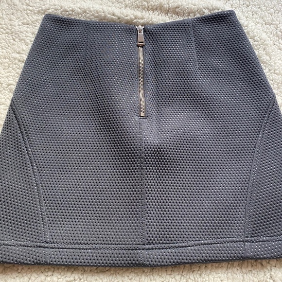 NWT Topshop Gray Mini Skirt - Picture 4 of 8